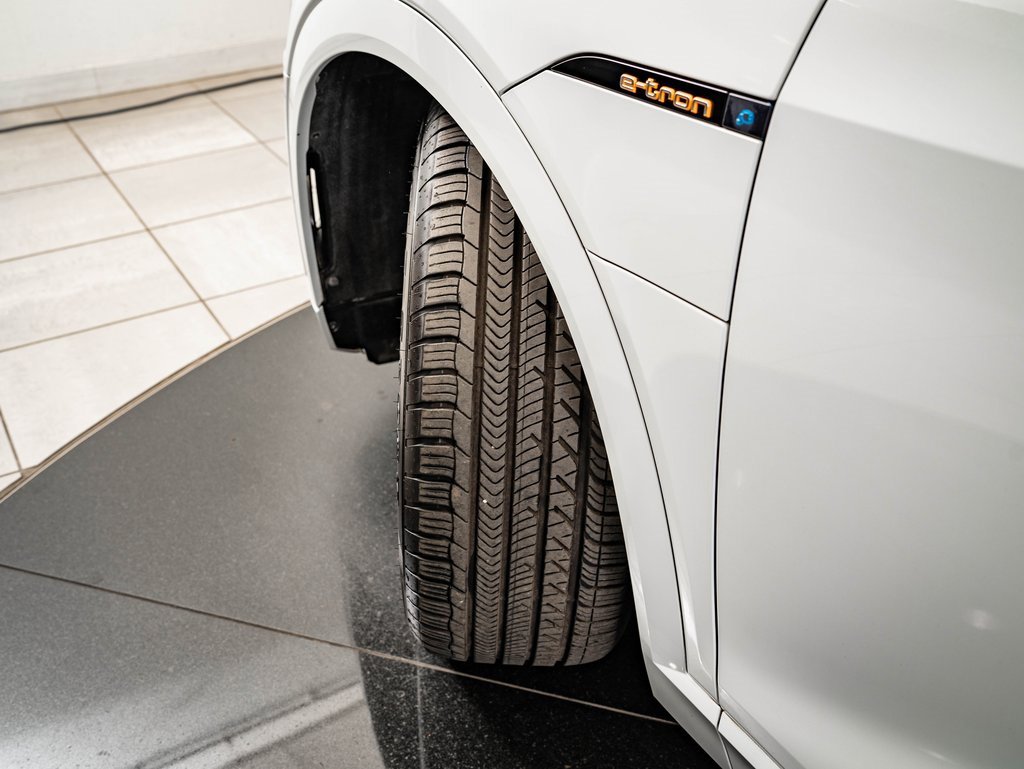 Used 2021 Audi e-tron Premium w/ Convenience Plus Package image 43