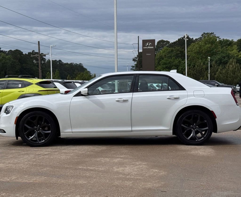 Used 2023 Chrysler 300 S RWD image 13