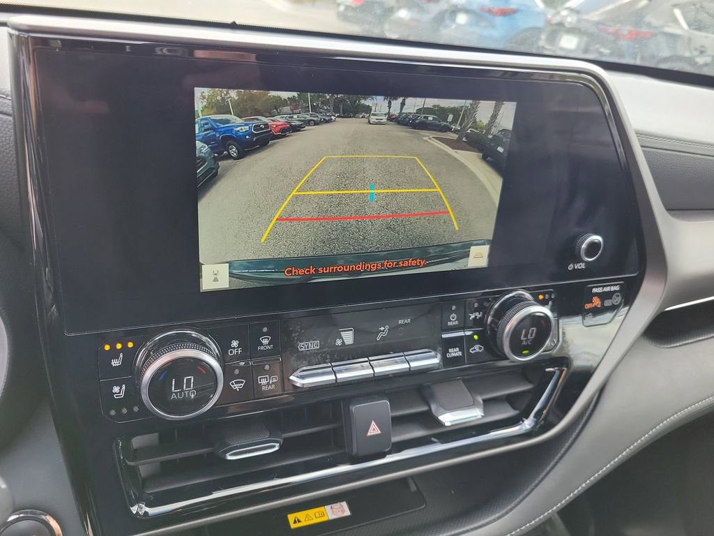 Used 2023 Toyota Highlander Limited image 30