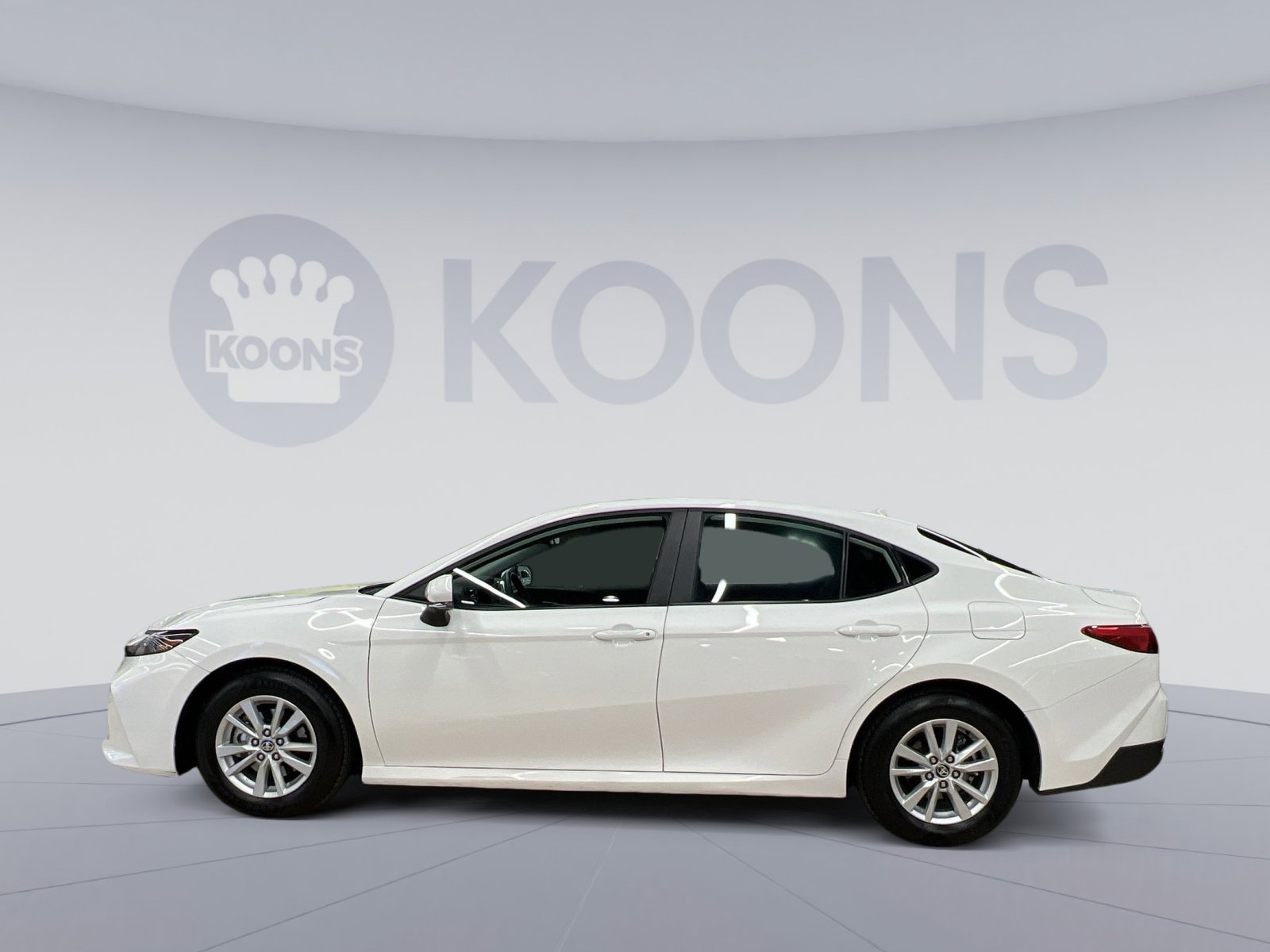 Used 2025 Toyota Camry LE image 2