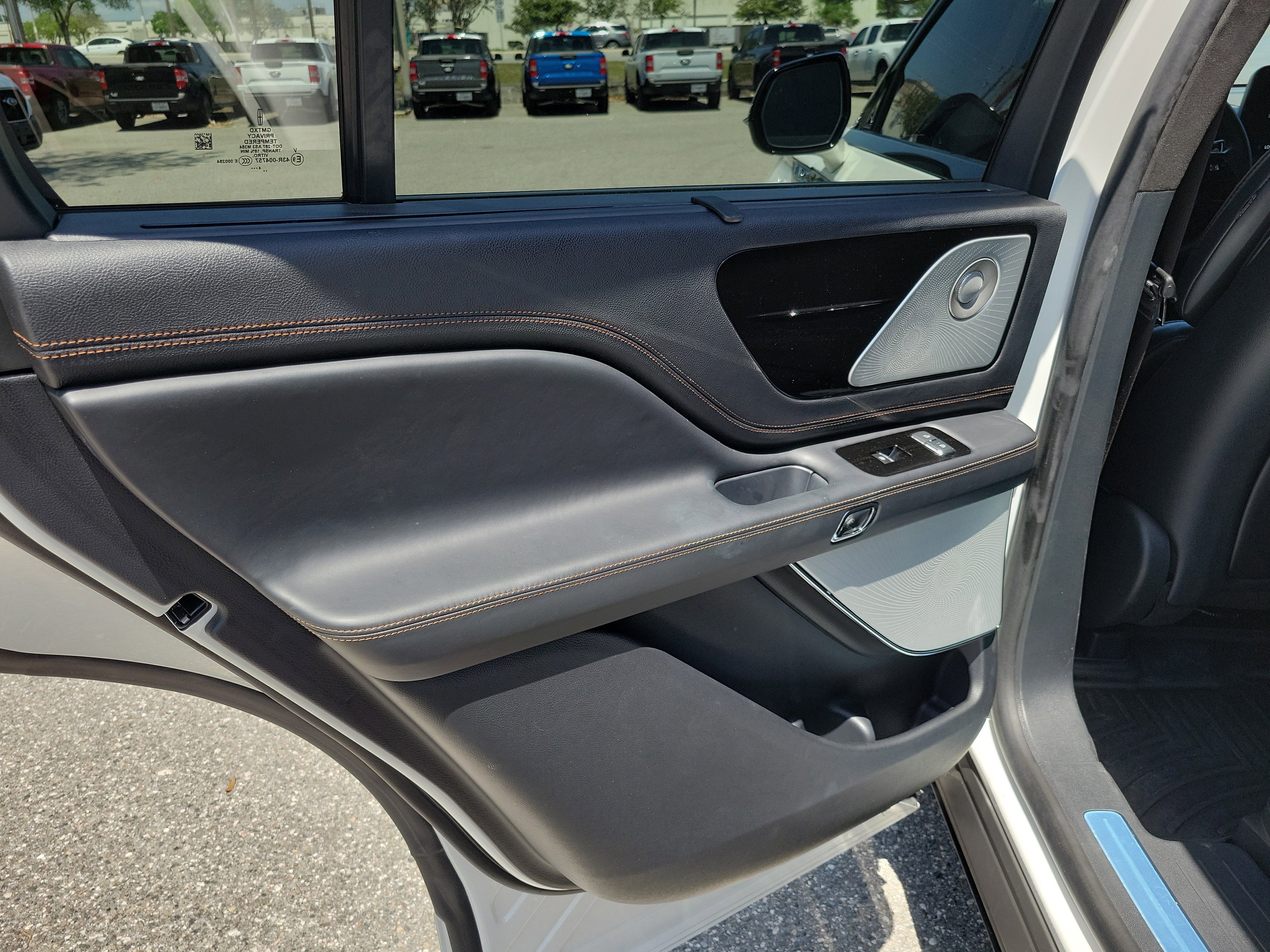 Used 2025 Lincoln Aviator Black Label w/ Jet Appearance Package image 24