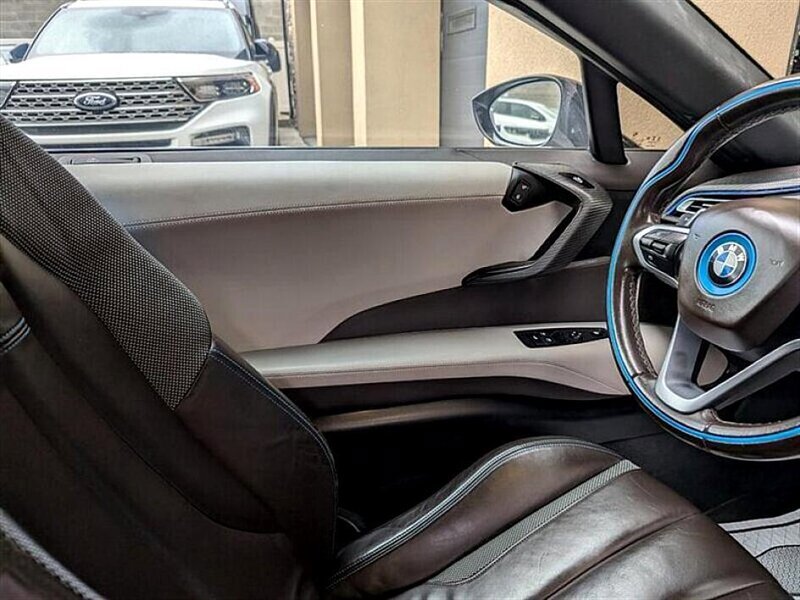 Used 2019 BMW i8 Roadster image 19