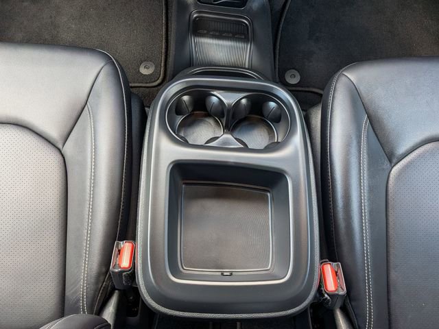 Used 2025 Chrysler Pacifica Select image 18