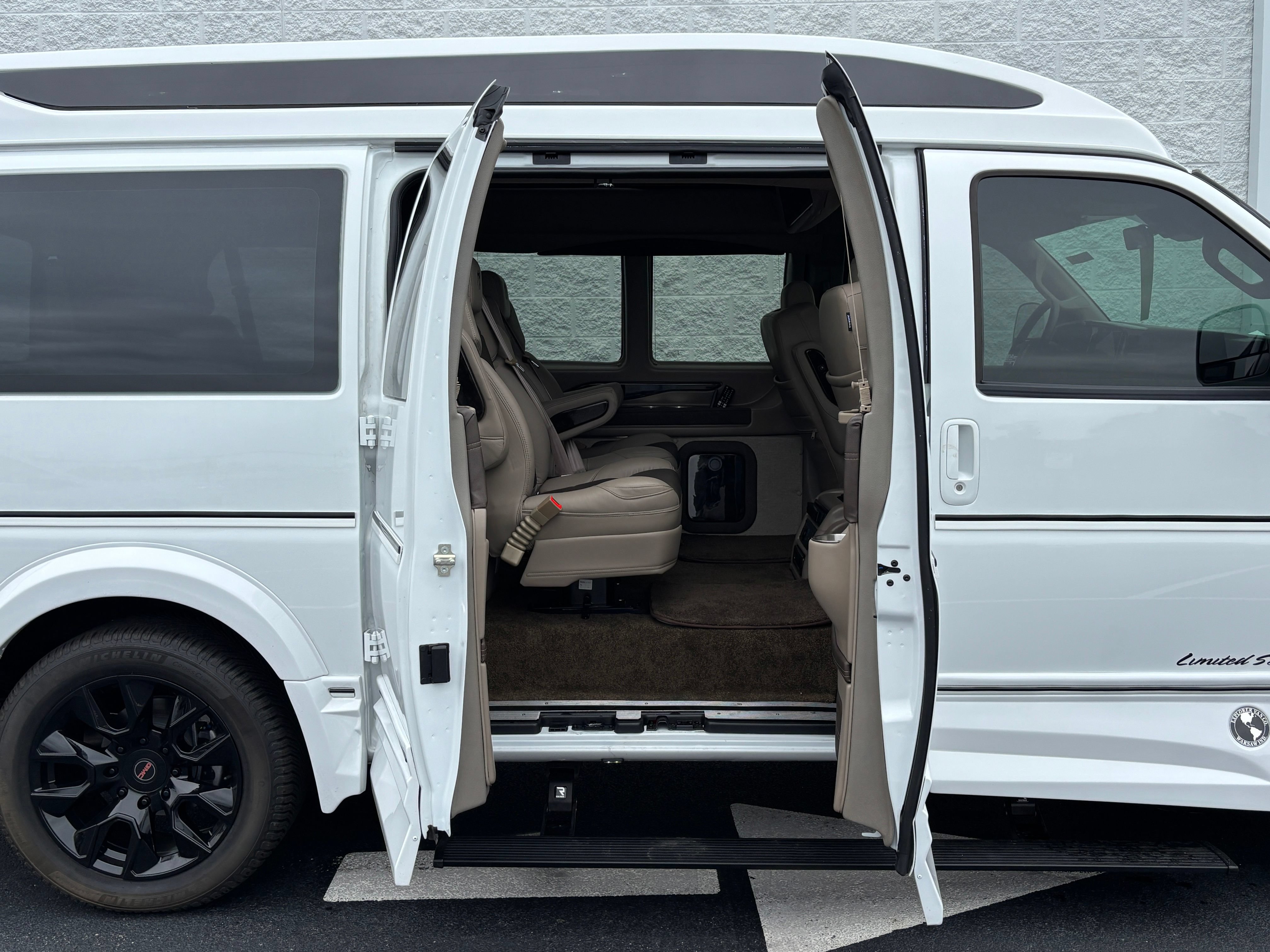 New 2026 GMC Savana 2500 w/ Driver Convenience Package RWD image 7