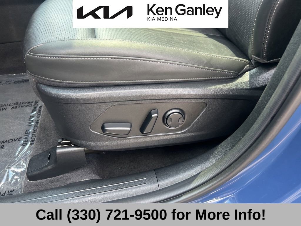 Certified 2025 Kia Sorento S w/ Panoramic Sunroof Package image 29