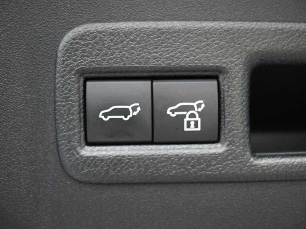 Used 2023 Toyota bZ4X Limited image 14