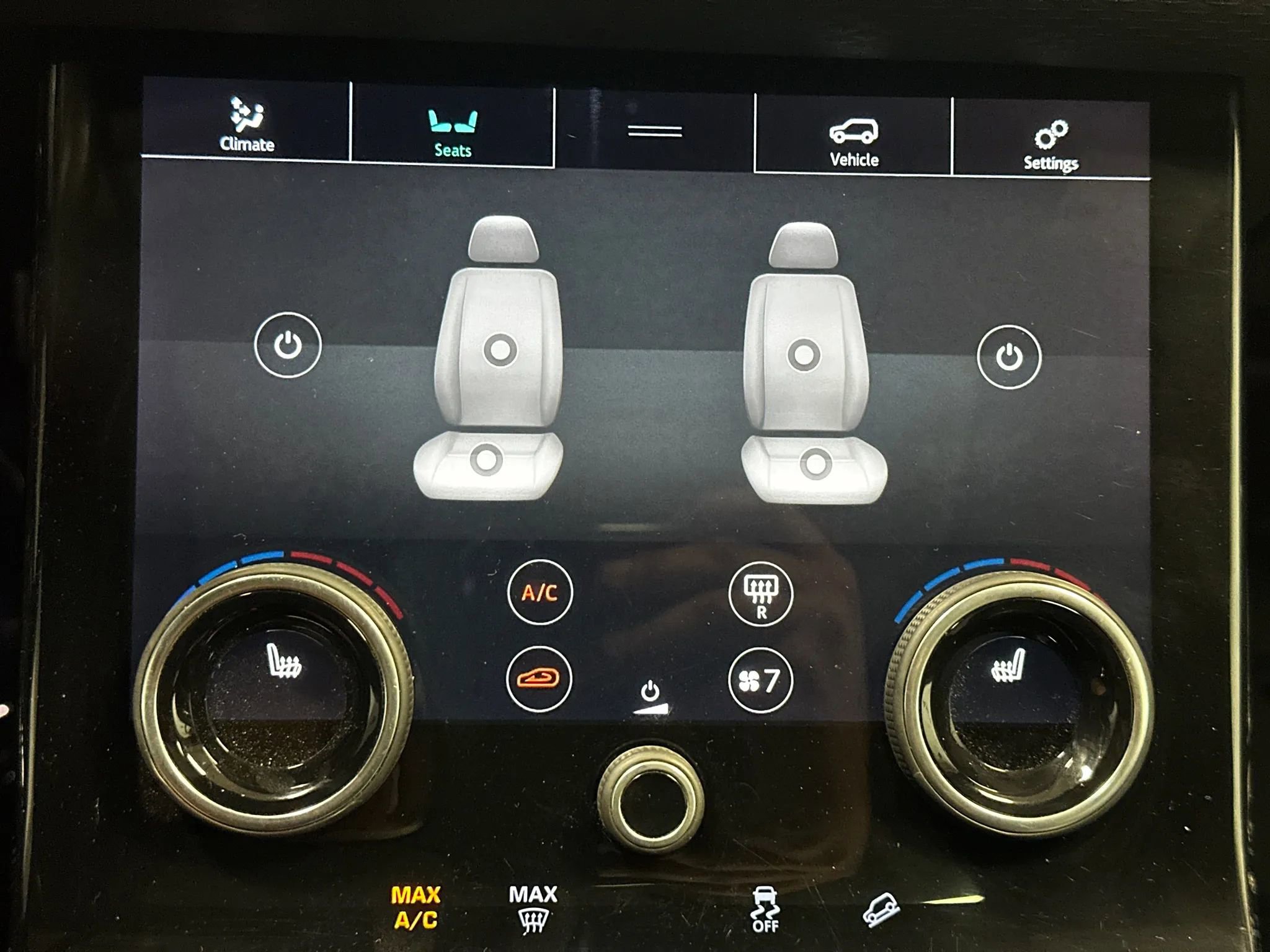 Used 2019 Land Rover Range Rover Velar R-Dynamic SE image 43