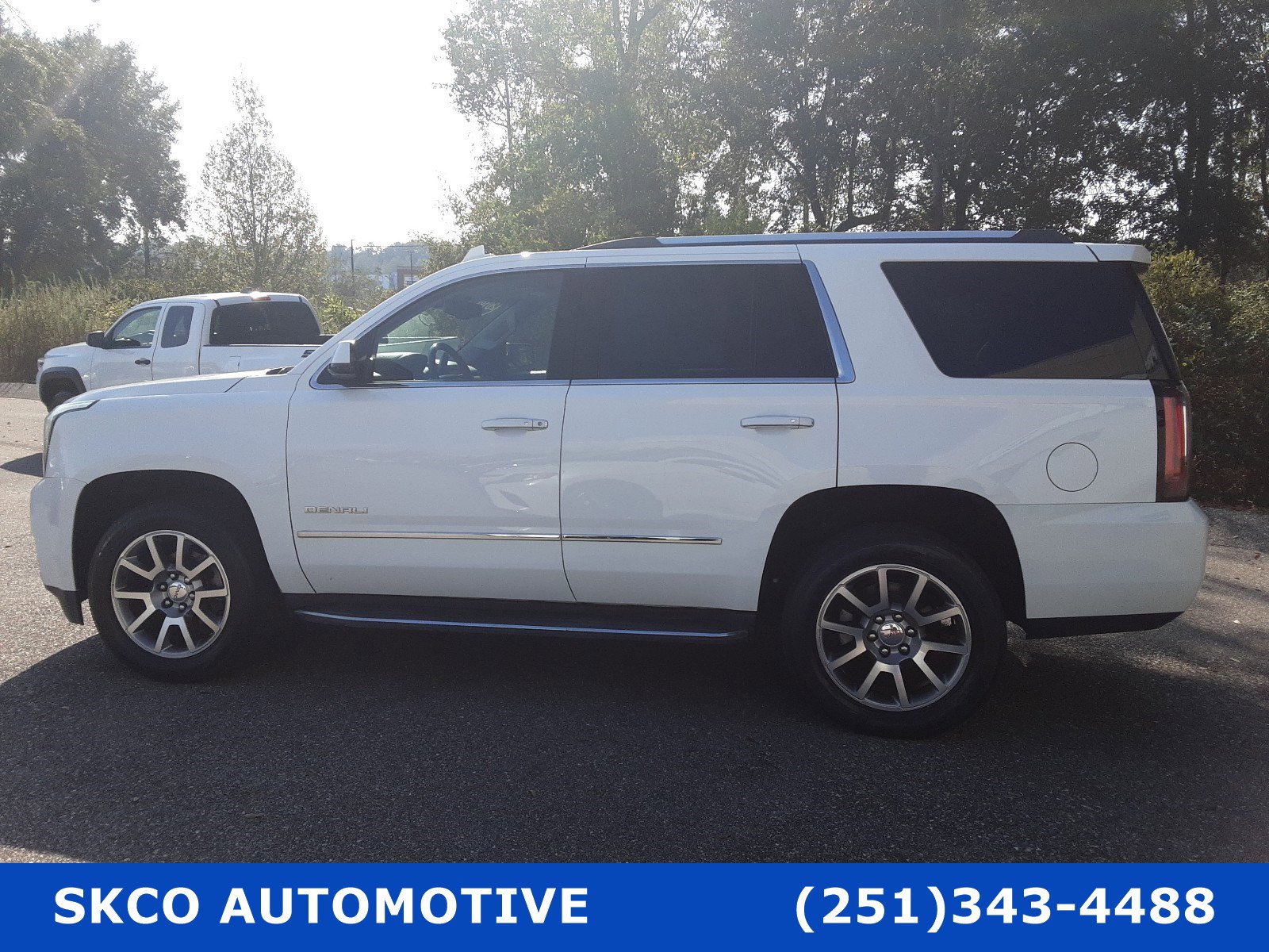 Used 2018 GMC Yukon Denali image 2