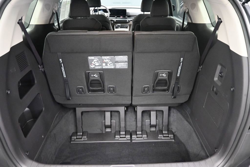 Used 2026 Kia Carnival LX FWD image 10