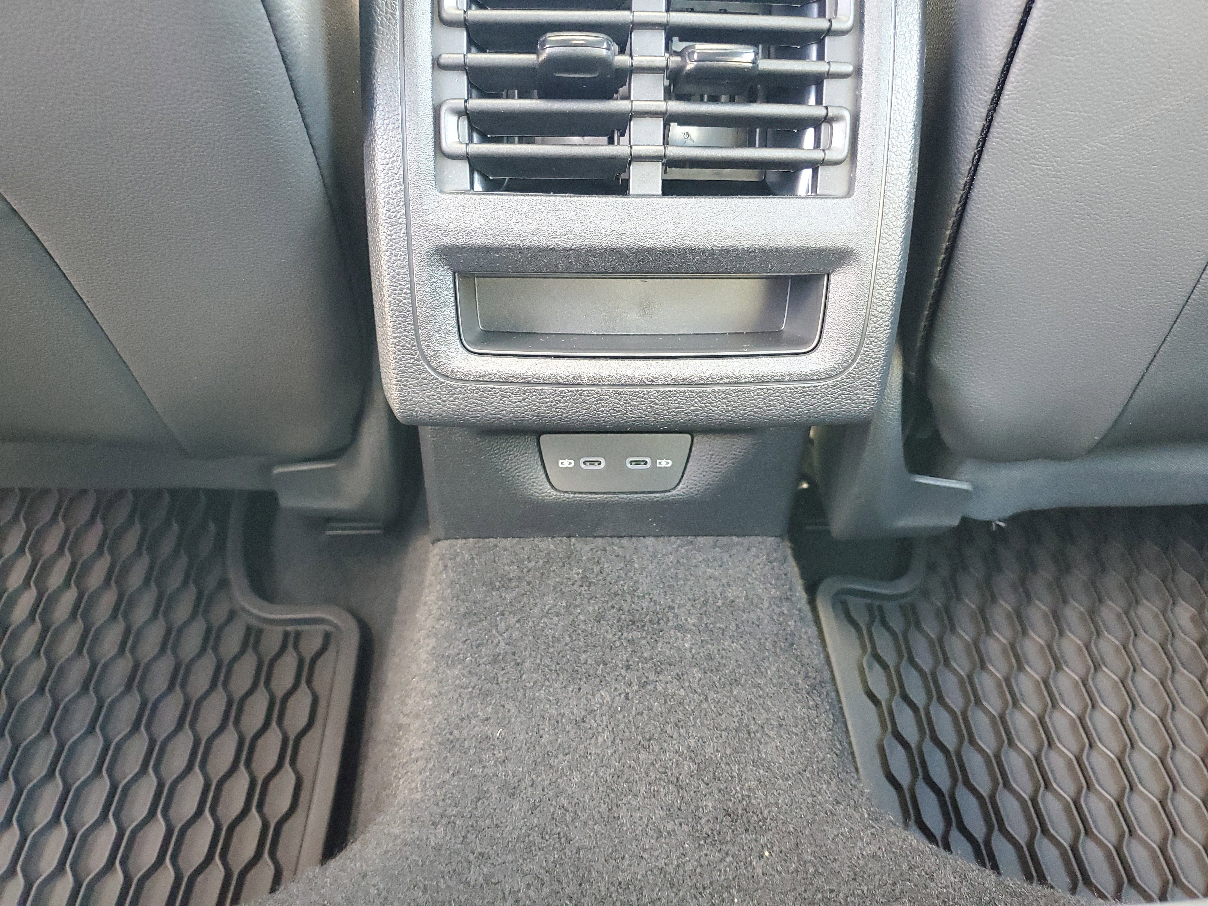 New 2025 Volkswagen GTI SE image 9