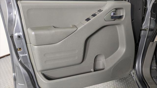 Used 2020 Nissan Frontier SV image 12