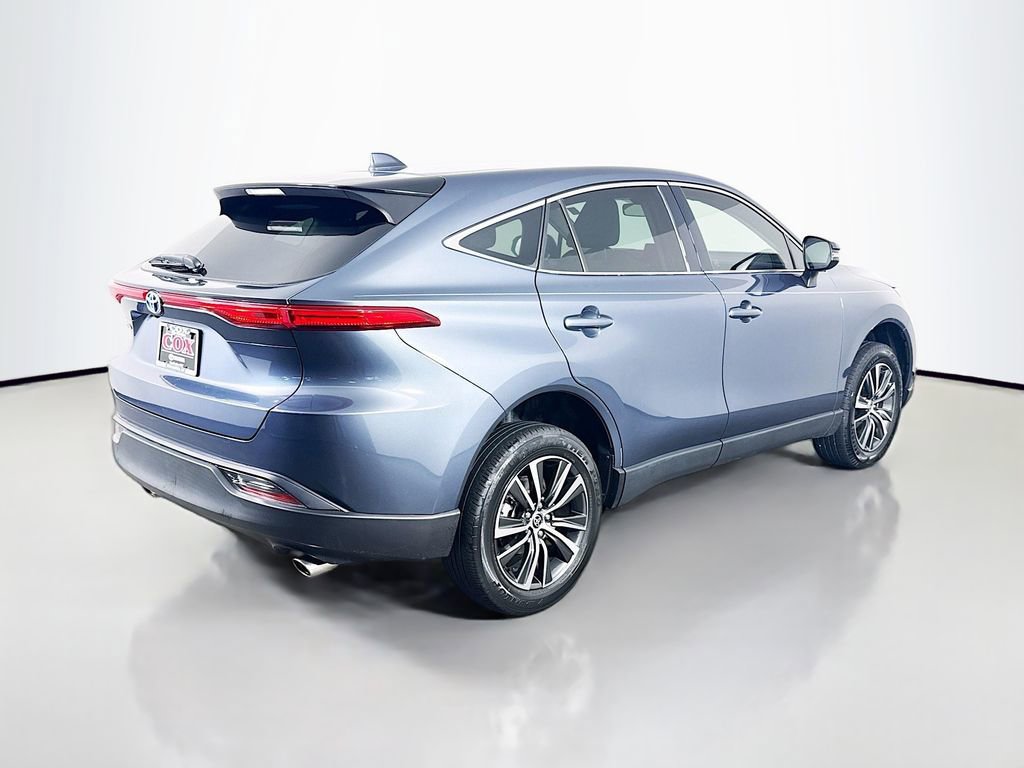 Used 2023 Toyota Venza LE AWD/4WD image 5