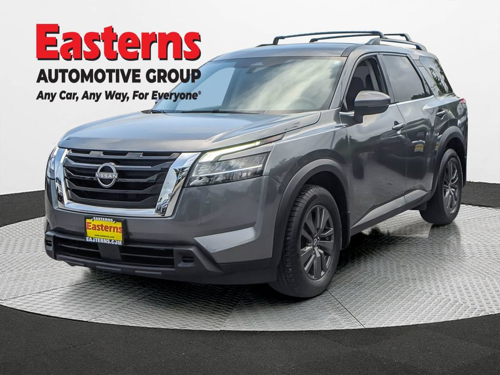 Used 2022 Nissan Pathfinder SV AWD/4WD image 2