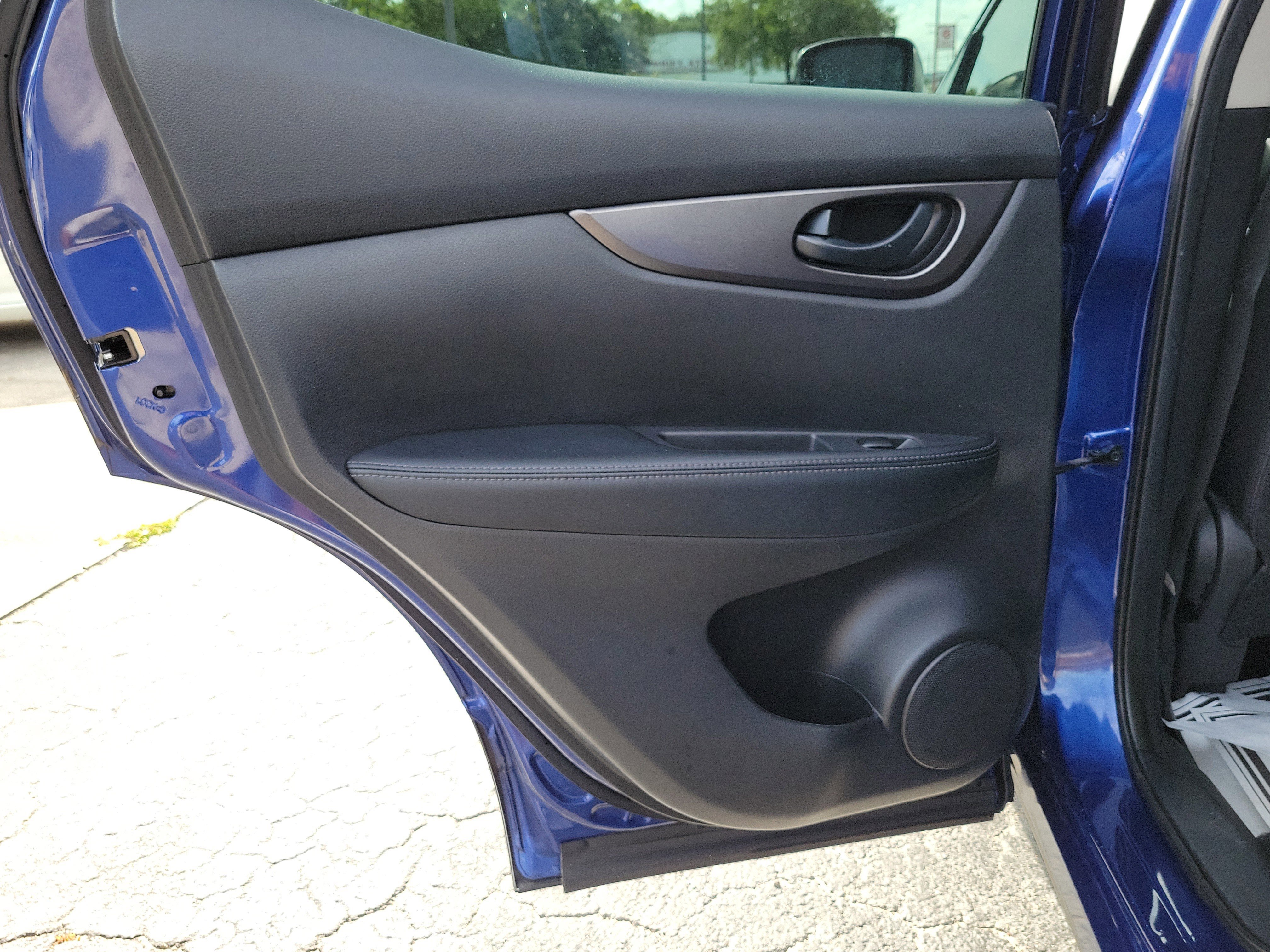 Used 2020 Nissan Rogue Sport S w/ Appearance Package FWD image 10