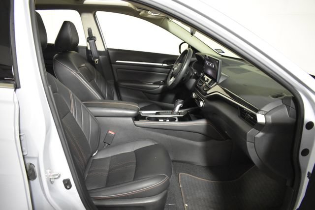 Certified 2024 Nissan Altima 2.5 SR w/ SR Premium Package FWD image 37