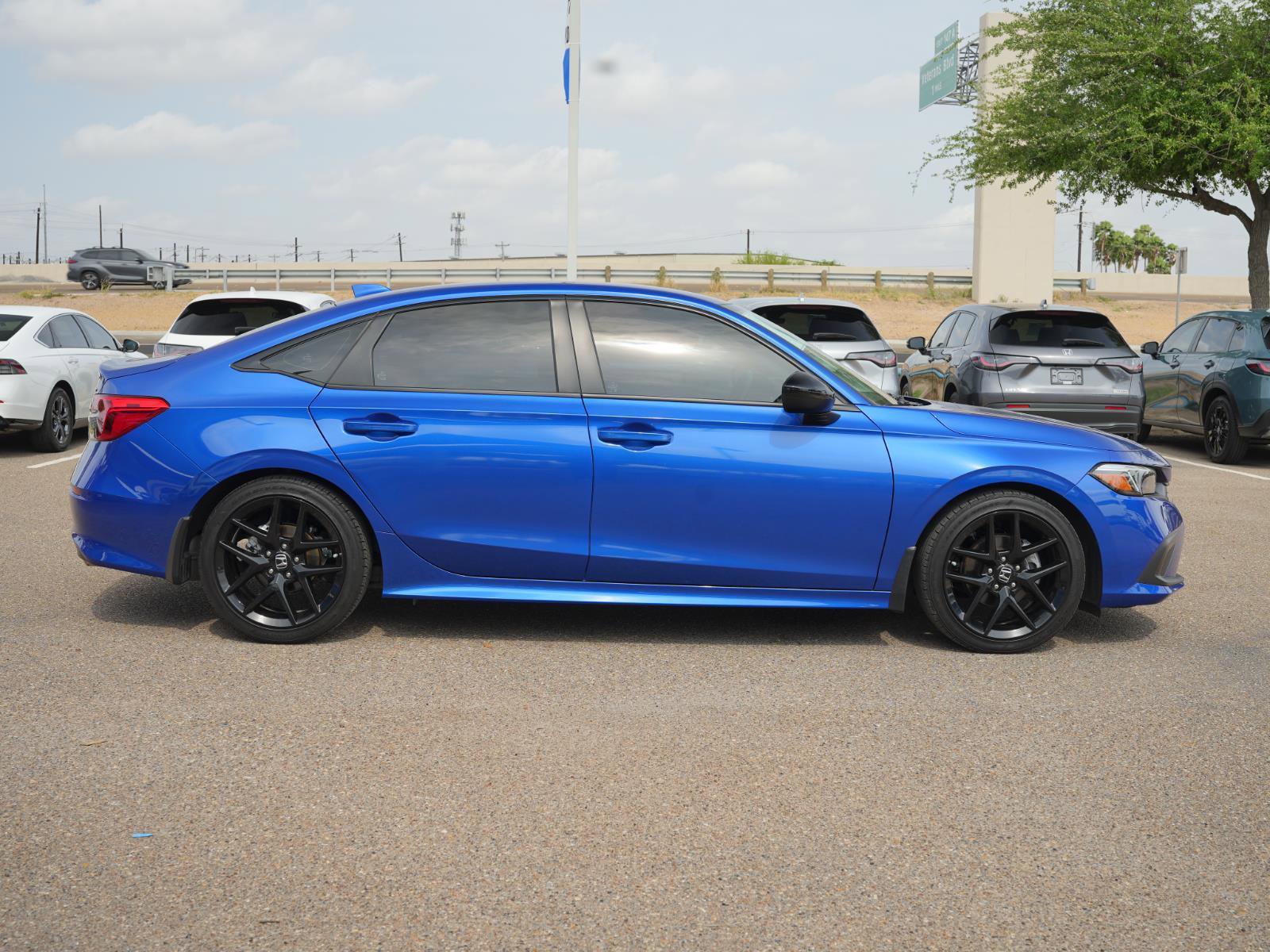 Used 2024 Honda Civic Sport image 4