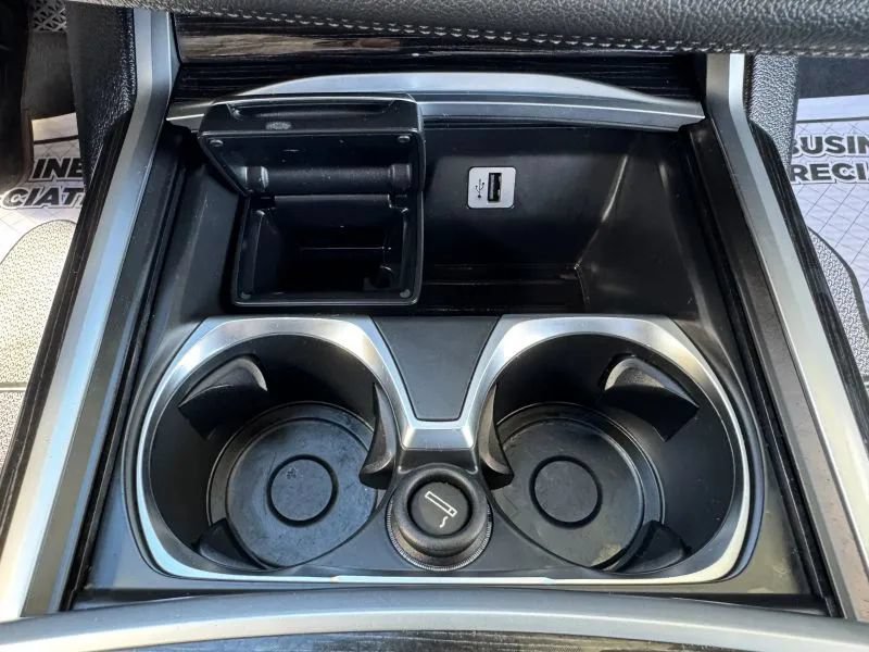 Used 2018 BMW 740i RWD image 36