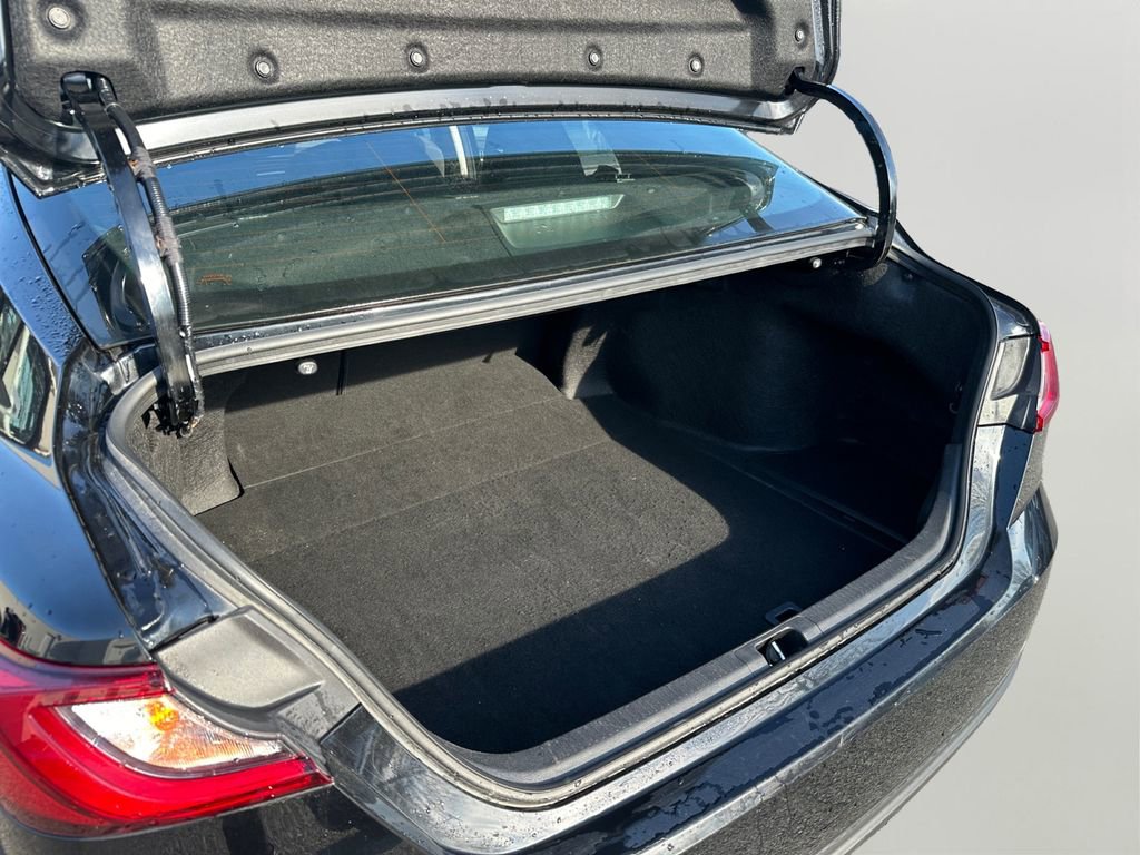 Used 2025 Toyota Camry LE image 28