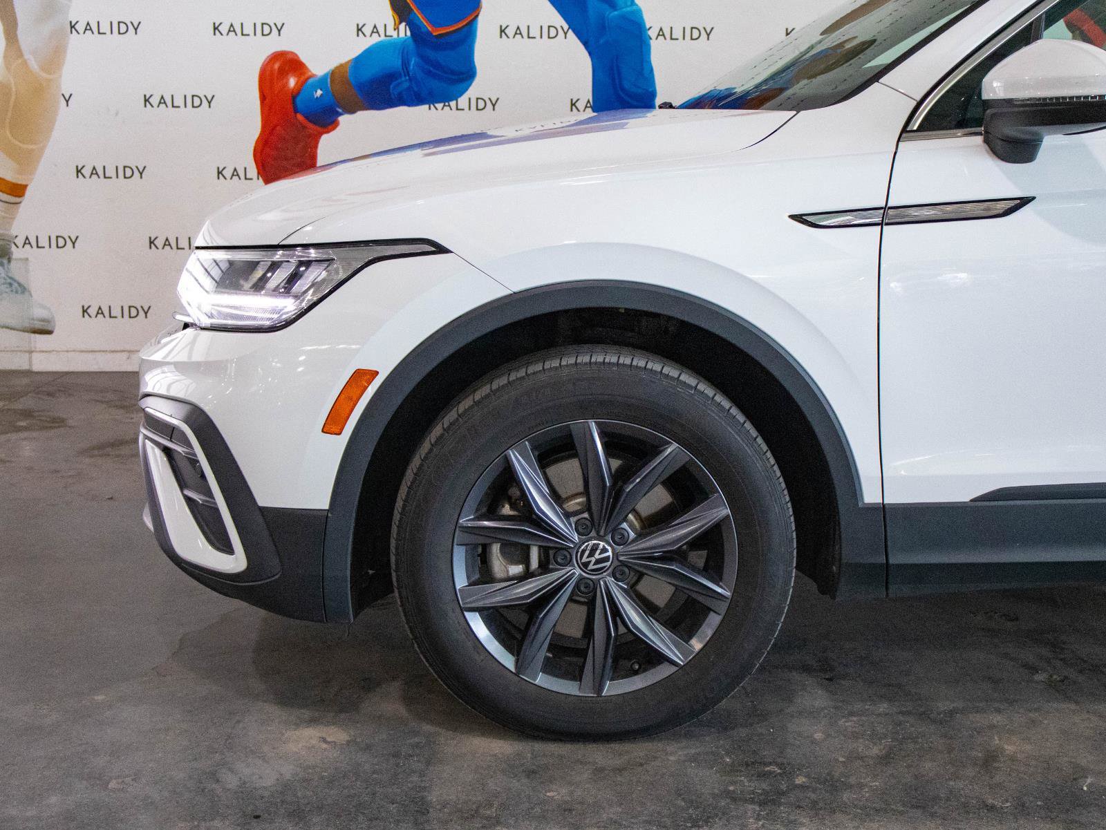 Used 2022 Volkswagen Tiguan SE AWD/4WD image 14