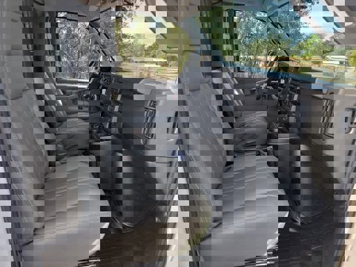 Used 2025 Chevrolet Express 2500 w/ Driver Convenience Package image 15