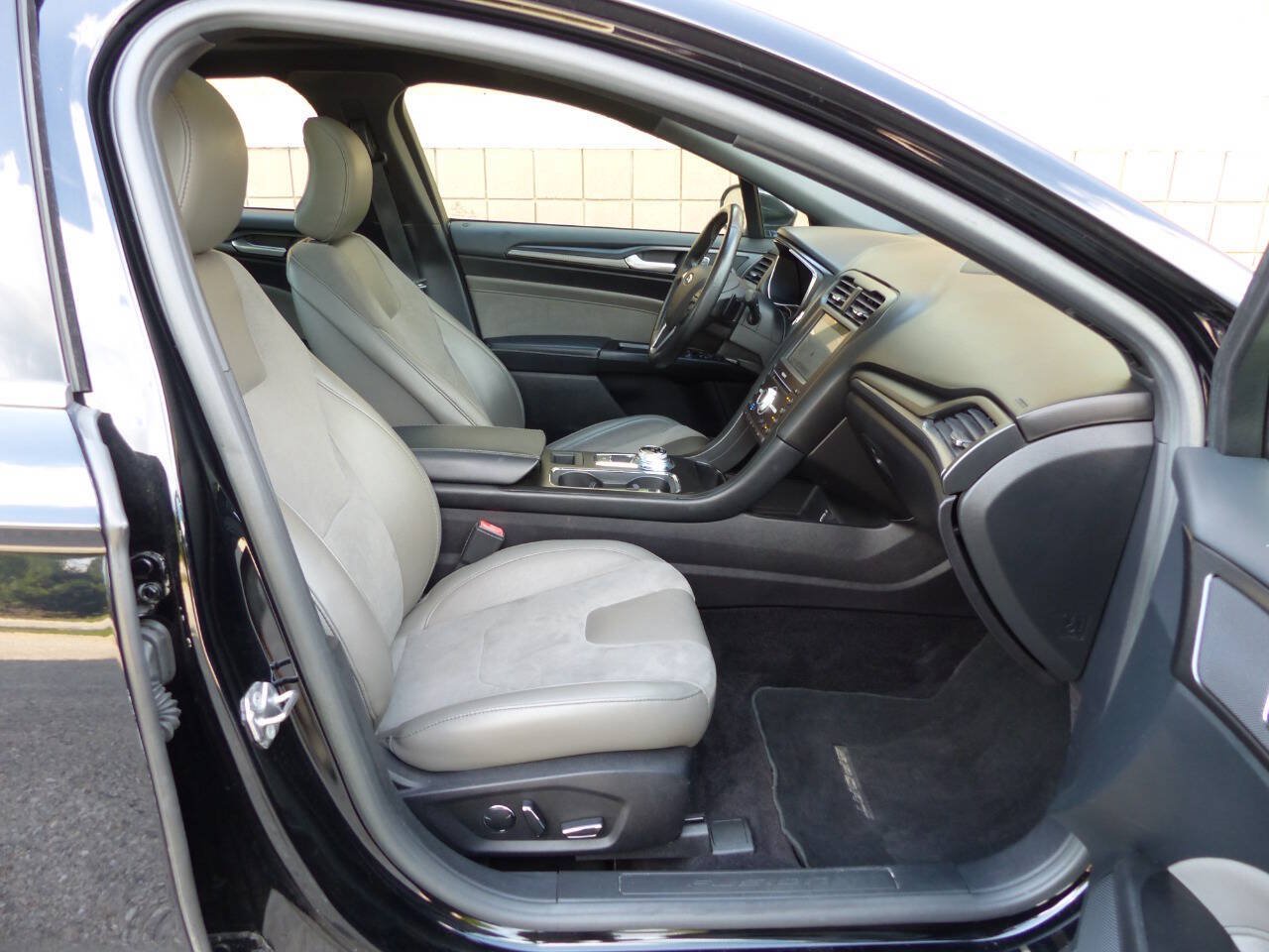 Used 2017 Ford Fusion Sport w/ Equipment Group 401A AWD/4WD image 34