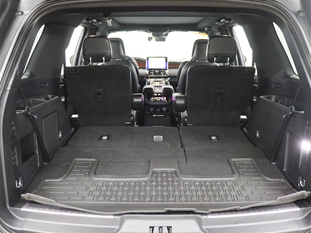 Used 2020 Lincoln Navigator Reserve w/ Luxury Package image 7