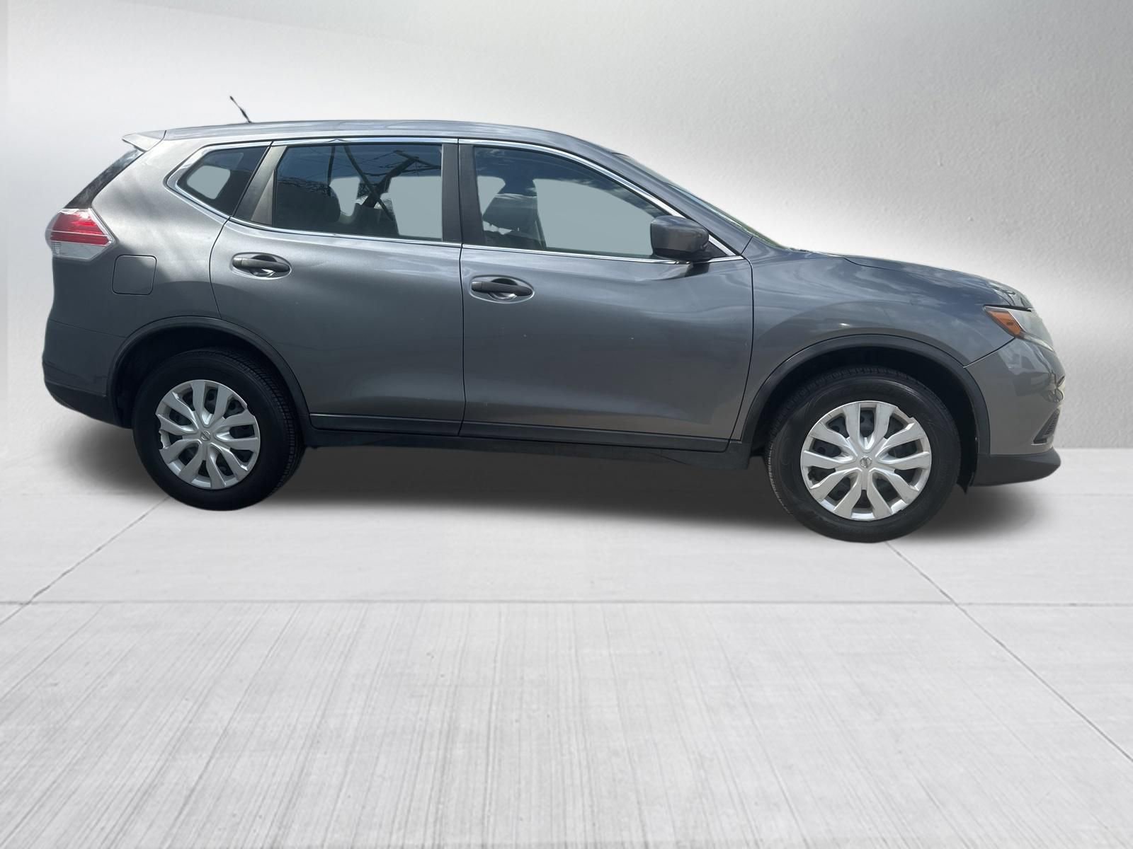 Used 2016 Nissan Rogue S image 4