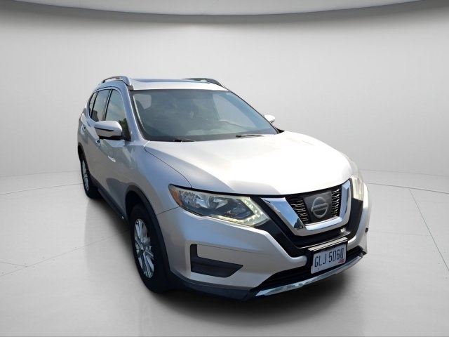 Used 2017 Nissan Rogue SV w/ Sun & Sound Touring Package AWD/4WD image 5