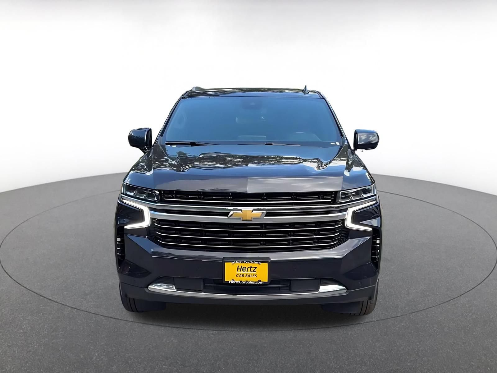 Used 2024 Chevrolet Suburban LT RWD image 4