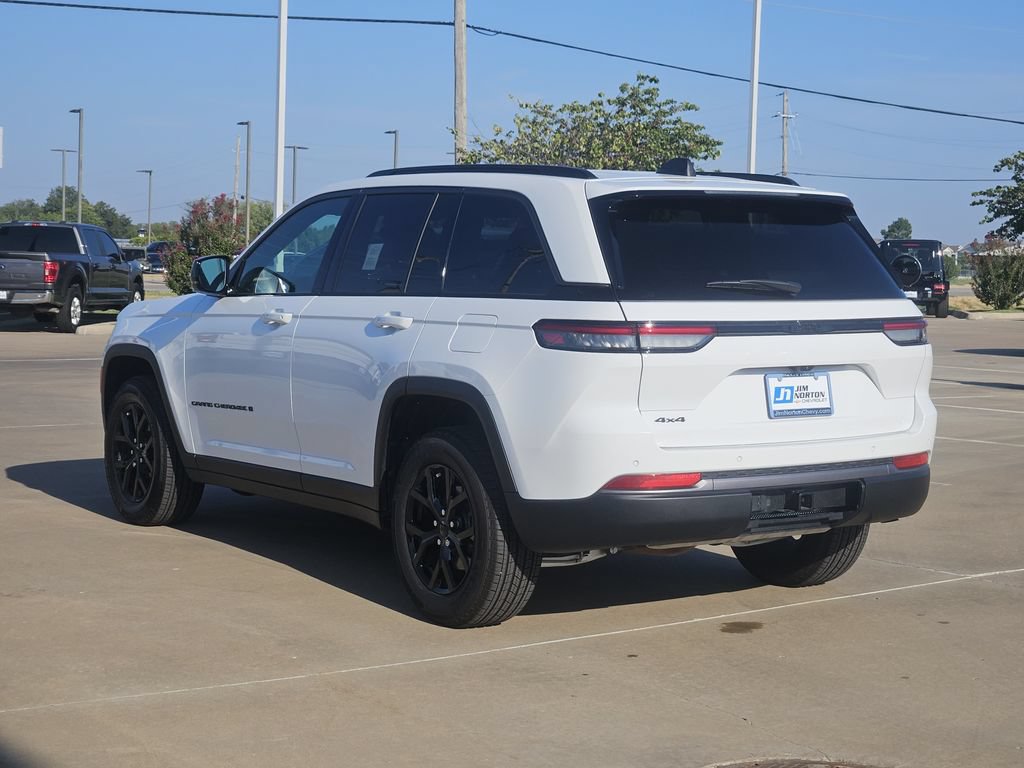Used 2026 Jeep Grand Cherokee Altitude AWD/4WD image 5