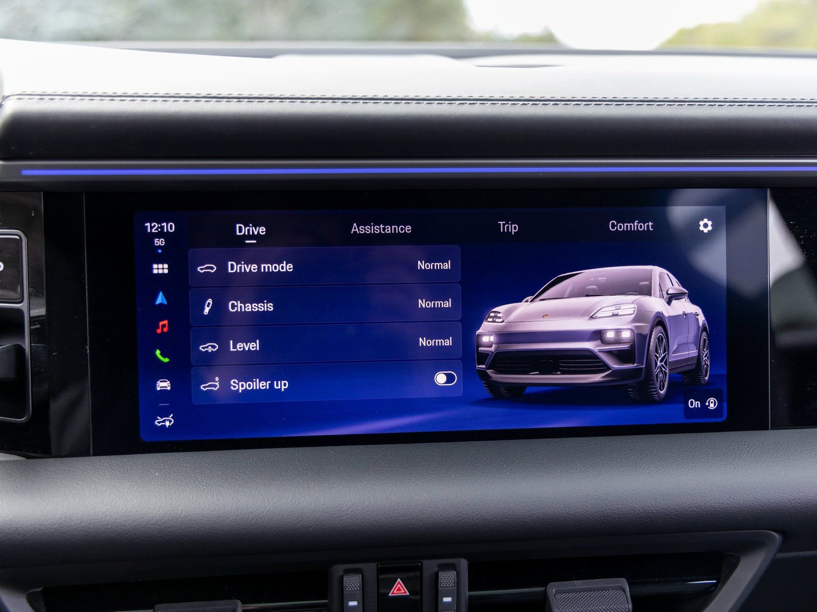 Certified 2025 Porsche Macan Electric image 34