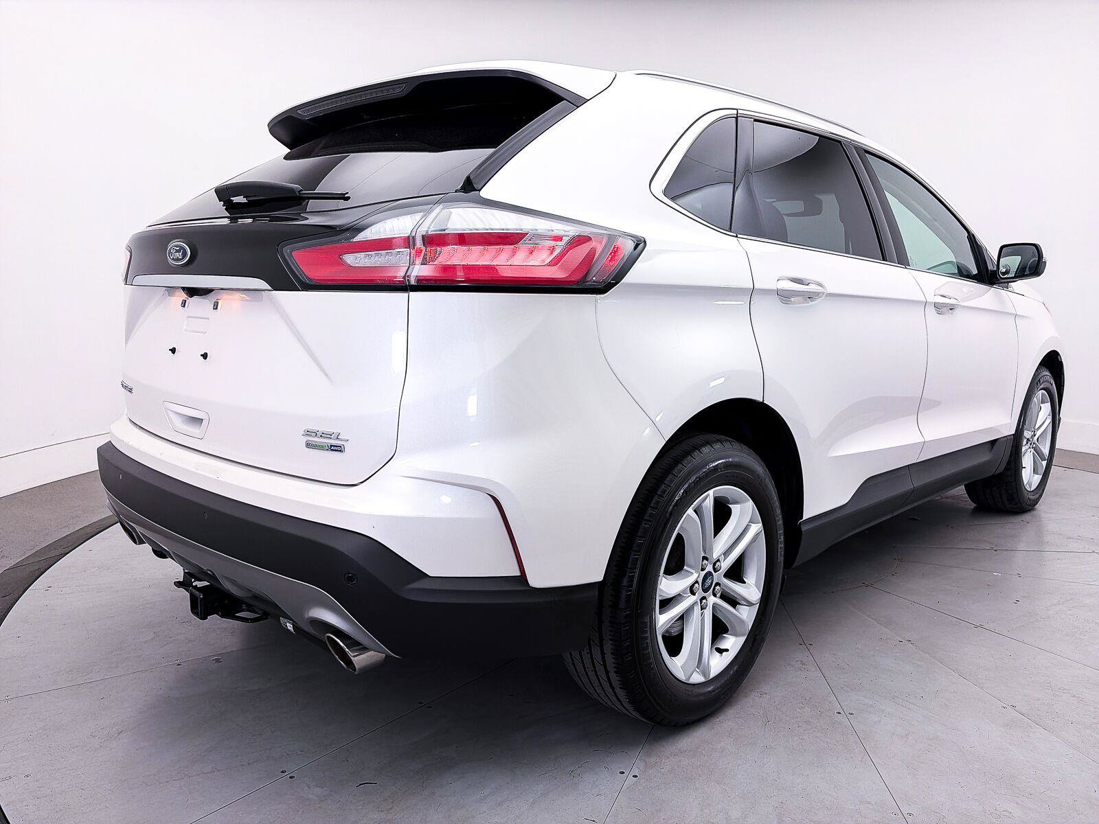 Used 2019 Ford Edge SEL w/ Cold Weather Package AWD/4WD image 14