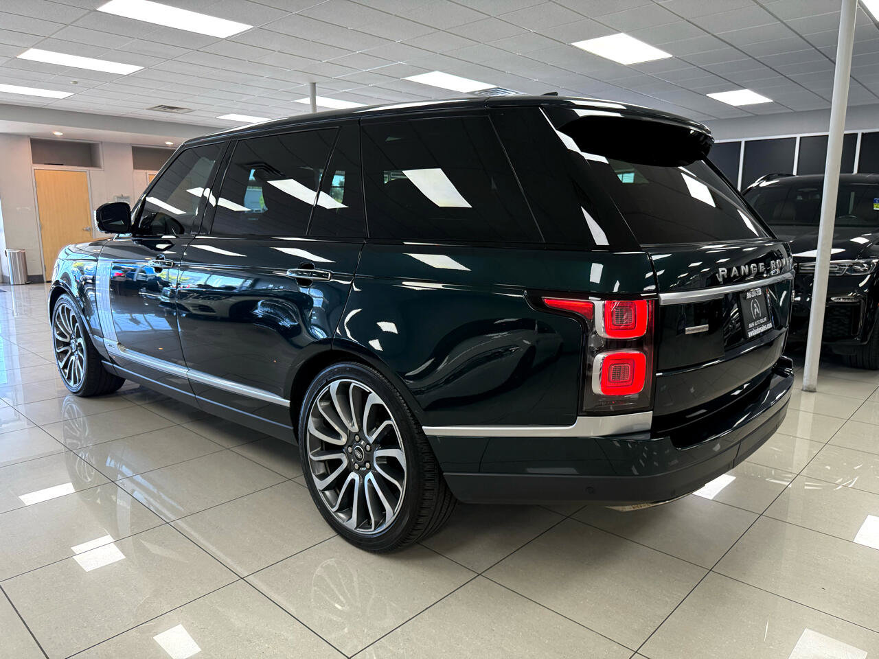 Used 2019 Land Rover Range Rover Long Wheelbase Autobiography image 7