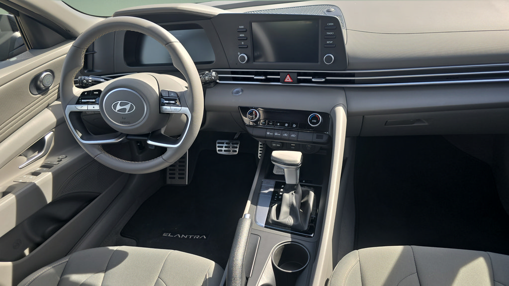 Certified 2026 Hyundai Elantra Sport FWD image 18