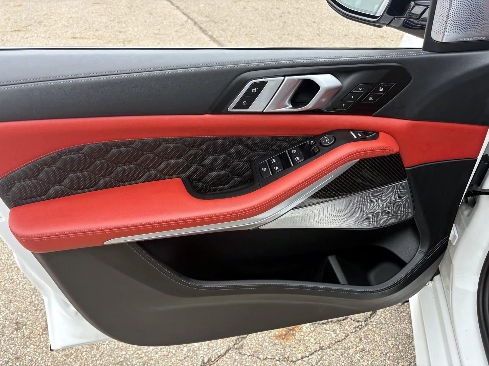 Used 2025 BMW X5 M Competition w/ Executive Package image 11