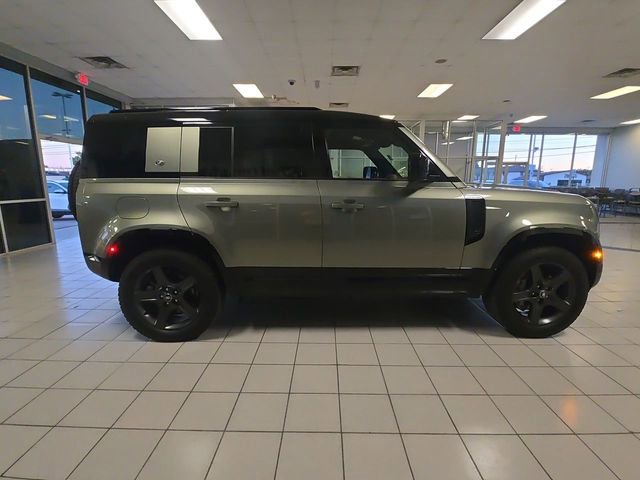 Used 2023 Land Rover Defender 110 X-Dynamic SE image 9