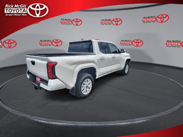 Used 2026 Toyota Tacoma SR5 AWD/4WD image 8
