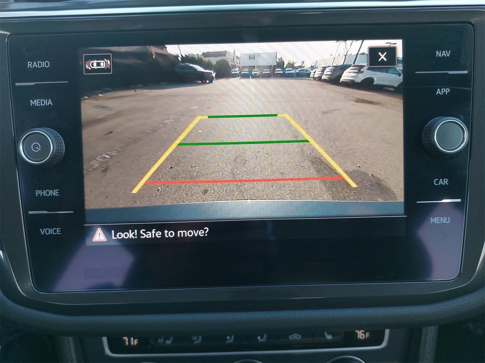 Used 2021 Volkswagen Tiguan SEL image 24