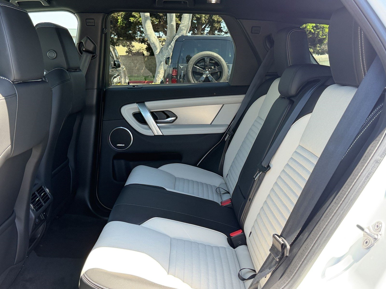 New 2026 Land Rover Discovery Sport Landmark AWD/4WD image 23