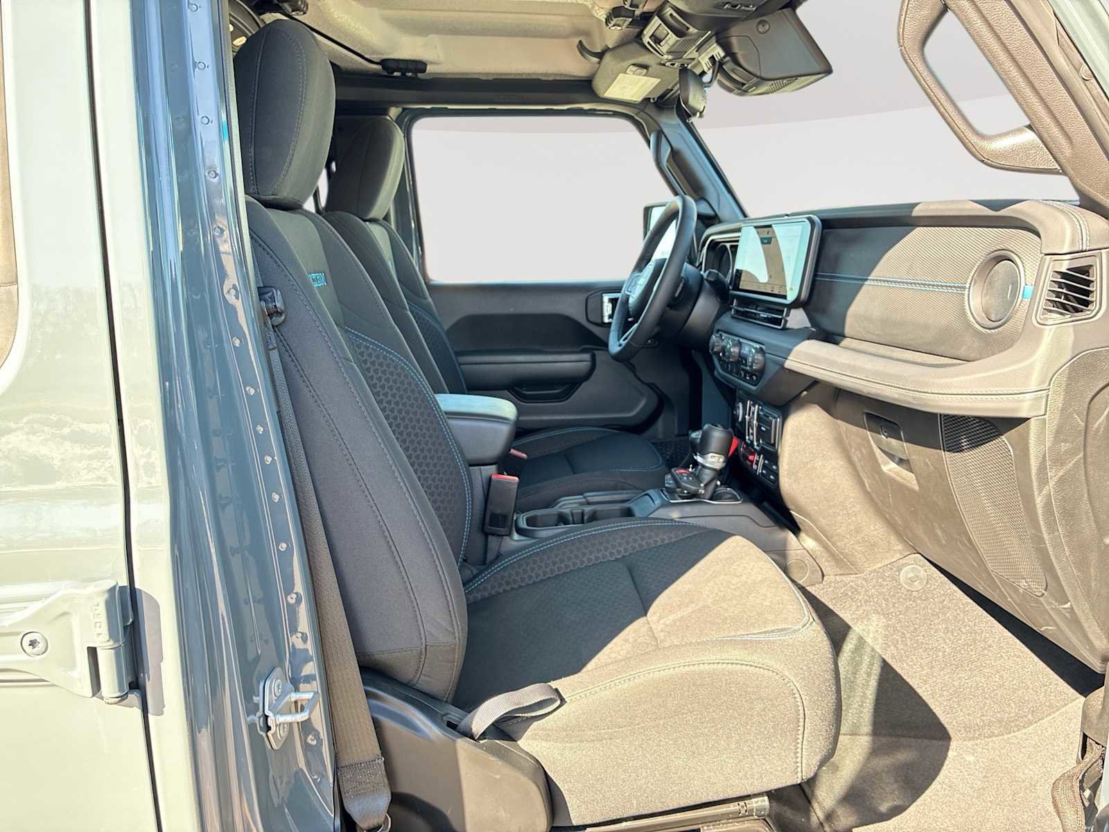 Used 2025 Jeep Wrangler Unlimited Rubicon 4xe w/ Safety Group image 27