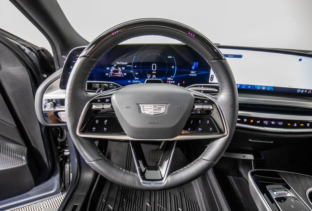 Used 2023 Cadillac Lyriq 2WD image 17