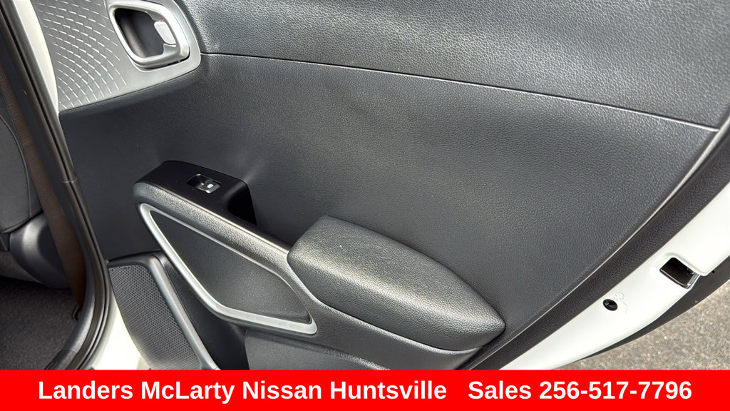 Used 2025 Kia Soul LX FWD image 19