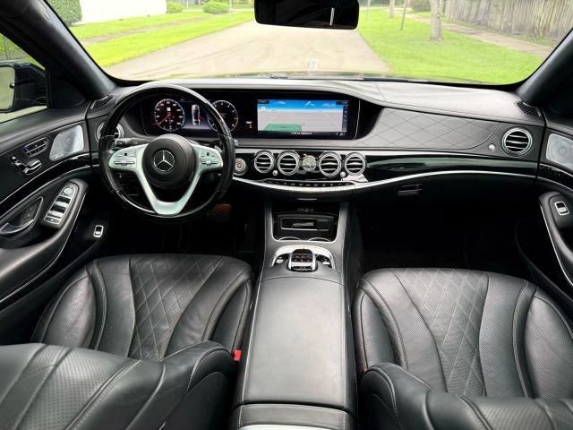 Used 2018 Mercedes-Benz S 560 Sedan w/ Premium Package image 19
