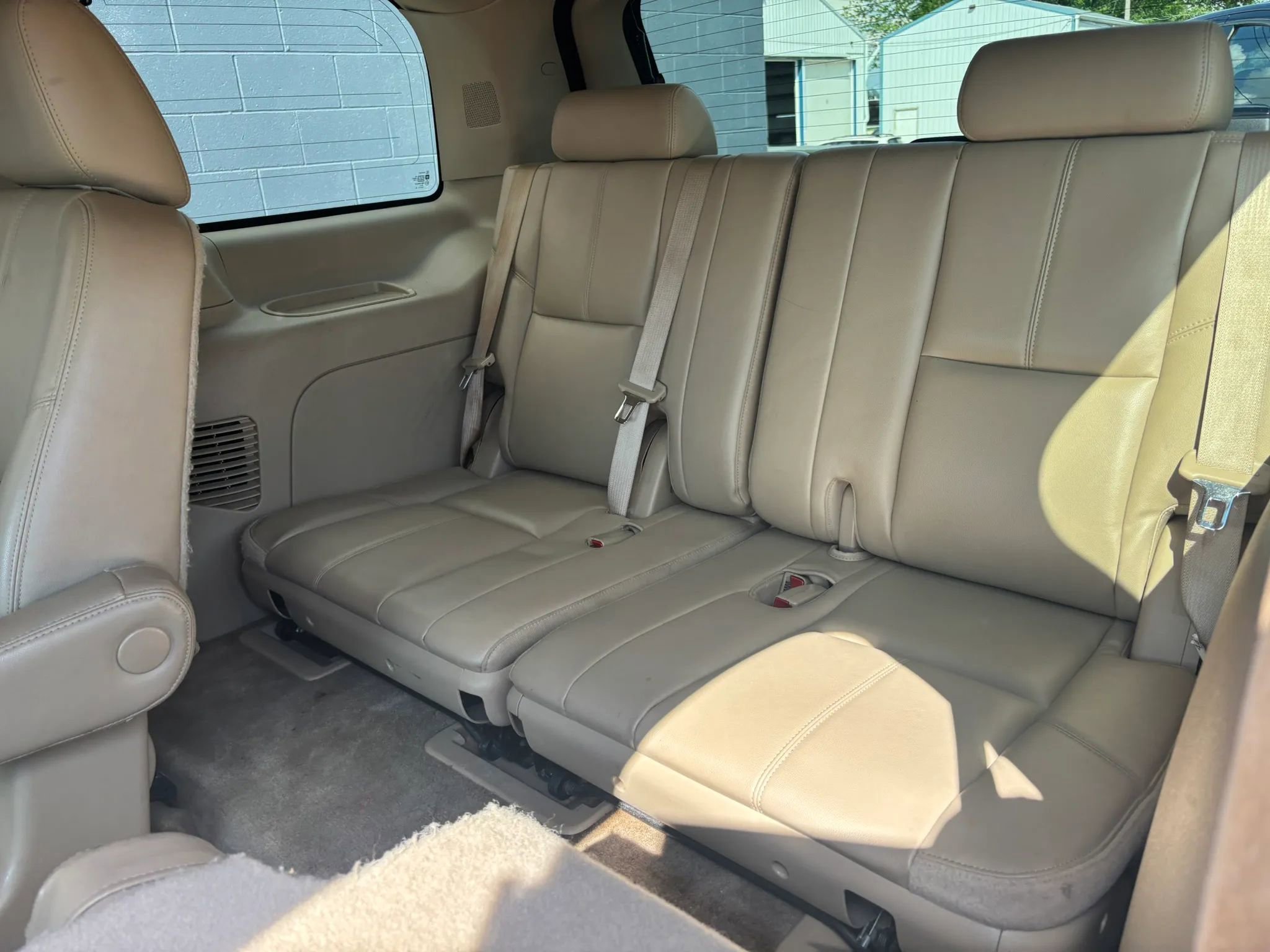 Used 2013 GMC Yukon SLT w/ SLT-2 Equipment Package AWD/4WD image 19