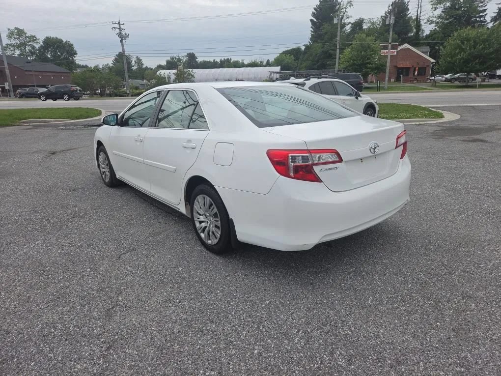 Used 2013 Toyota Camry LE FWD image 6