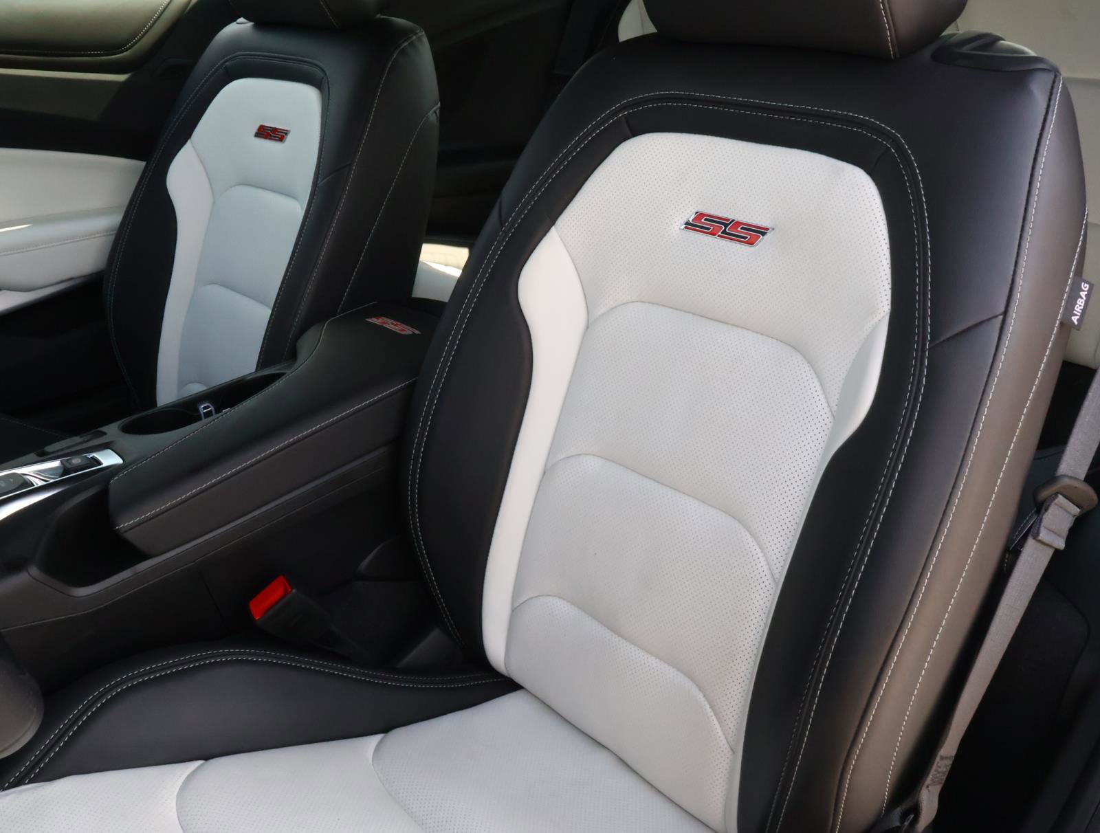 Used 2024 Chevrolet Camaro SS RWD image 9