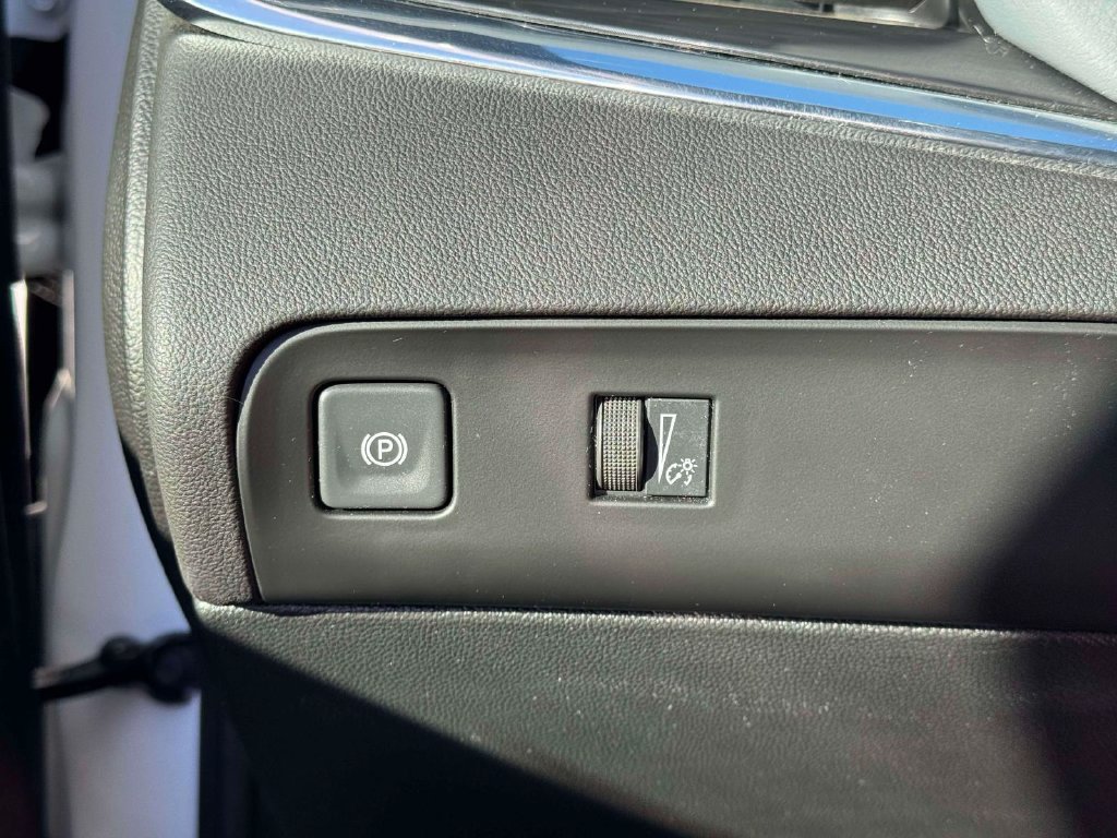 Used 2024 Buick Enclave Essence w/ Experience Buick Package AWD/4WD image 21