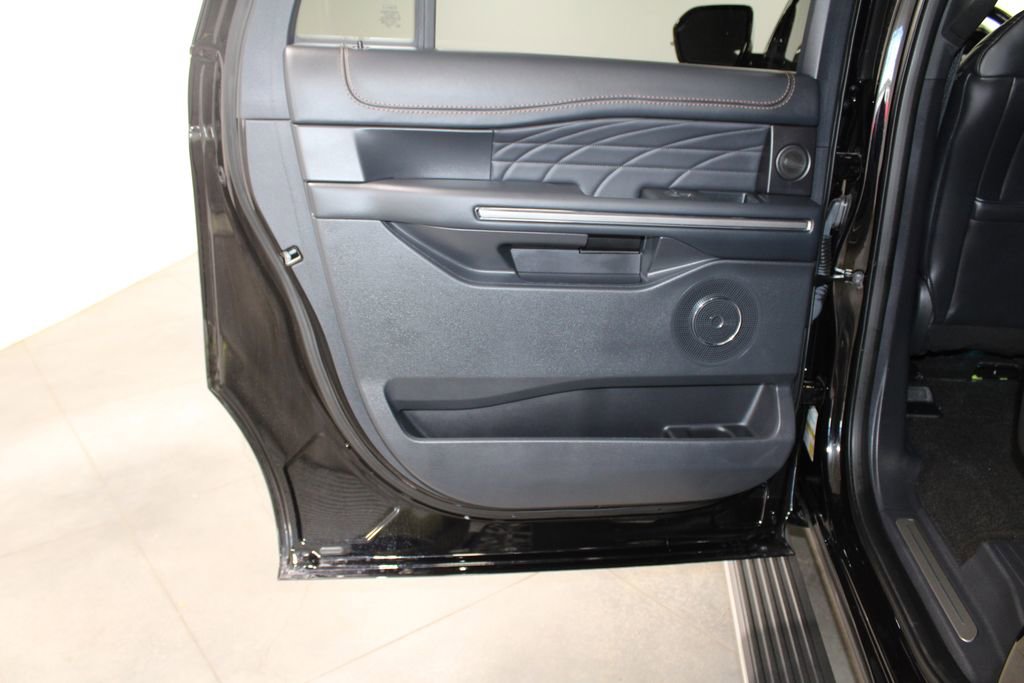 Used 2023 Ford Expedition Max Platinum image 30