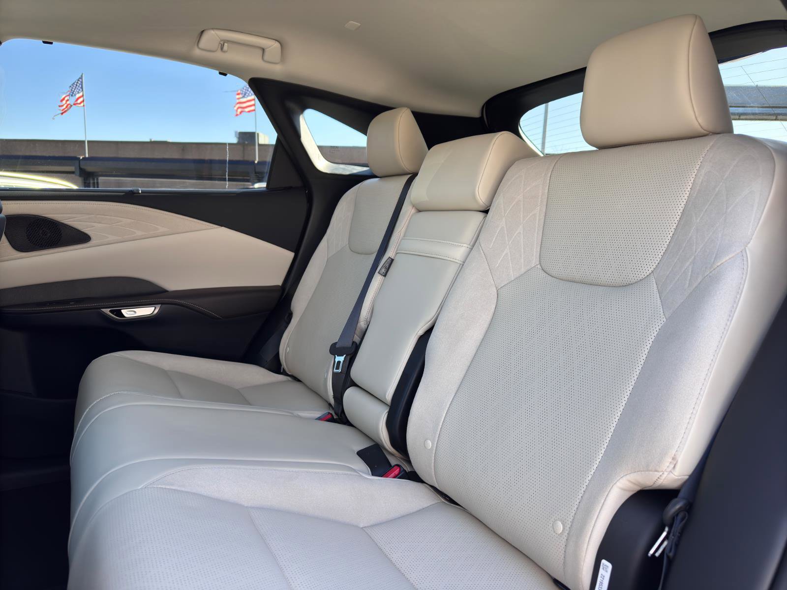 Used 2023 Lexus RX 350 w/ Accessory Package (Z1) image 25