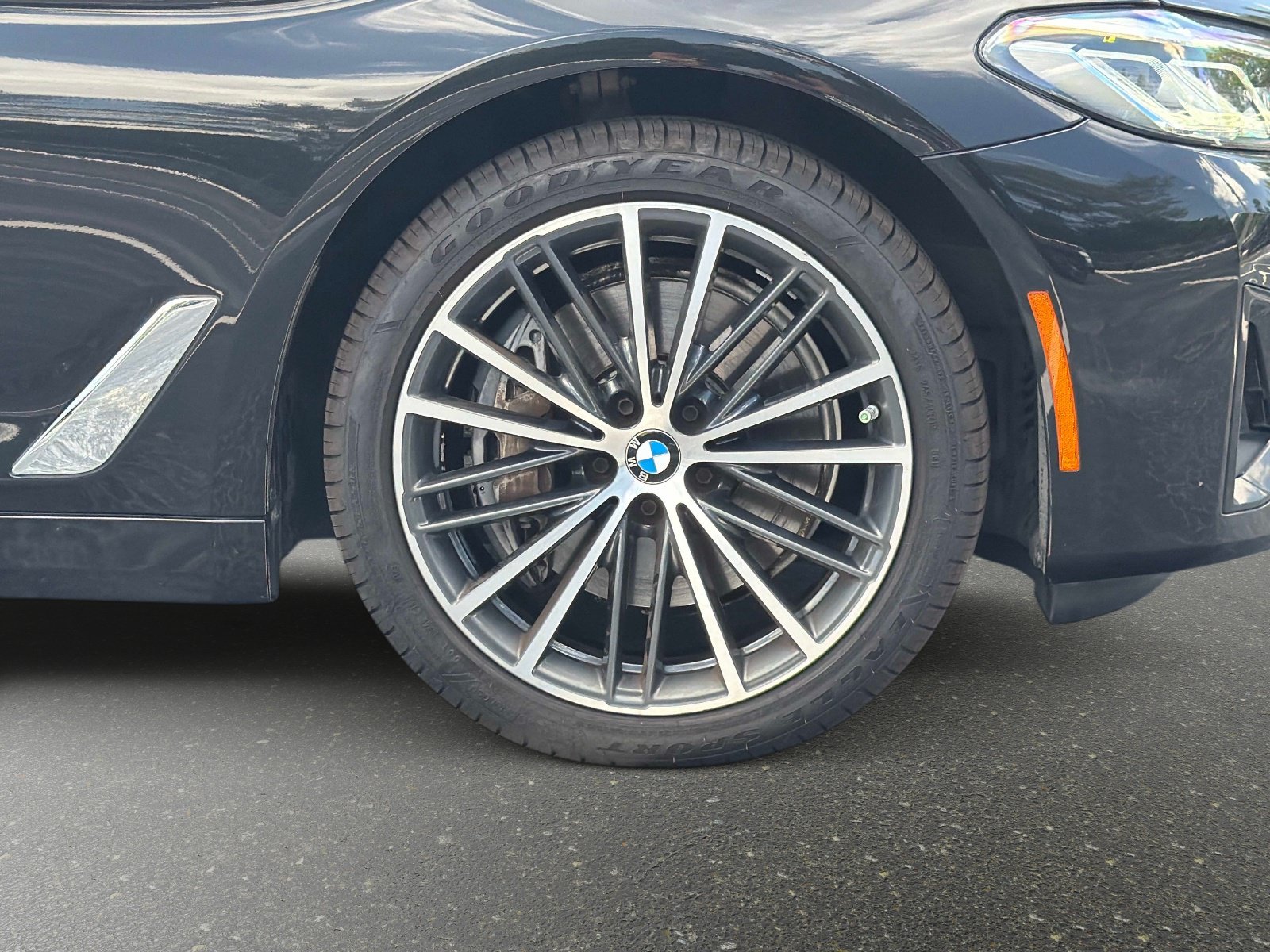 Used 2023 BMW 540i xDrive w/ Premium Package AWD/4WD image 21